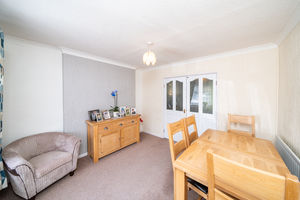 dining room- click for photo gallery
